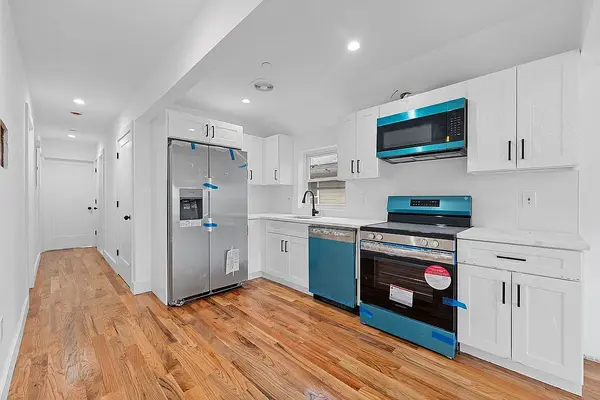 69-52 Hessler Ave, New York, NY 11692