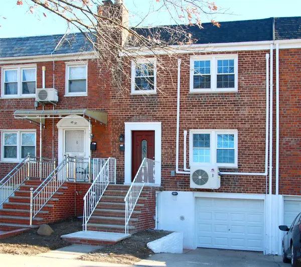 69-39 197 ST, Fresh Meadows, NY 11365