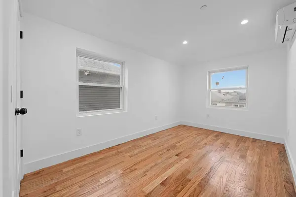 69-52 Hessler Ave, New York, NY 11692