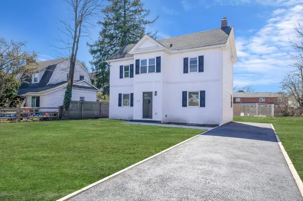 23 Elizabeth CT, Hempstead, NY 11550