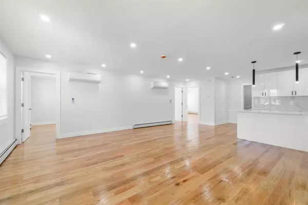 21942 112th RD, Queens Village, NY 11429