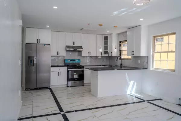 109-63 141 ST, Jamaica, NY 11435