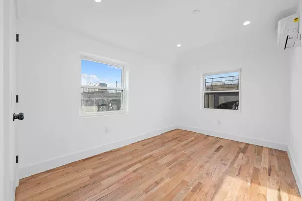 29-24 Brookhaven Avenue, Far Rockaway, NY 11691