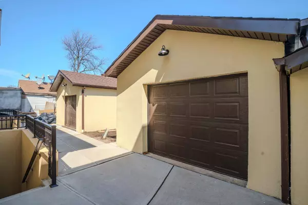 109-63 141 ST, Jamaica, NY 11435