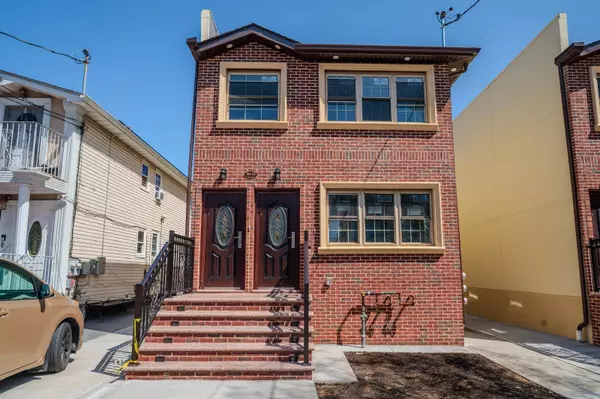 109-63 141 ST, Jamaica, NY 11435