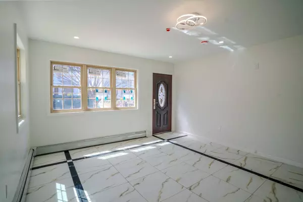 109-63 141 ST, Jamaica, NY 11435