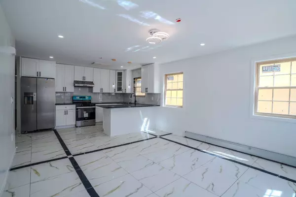 109-63 141 ST, Jamaica, NY 11435