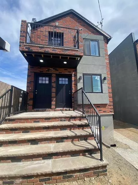 121-09 195th ST, Saint Albans, NY 11413