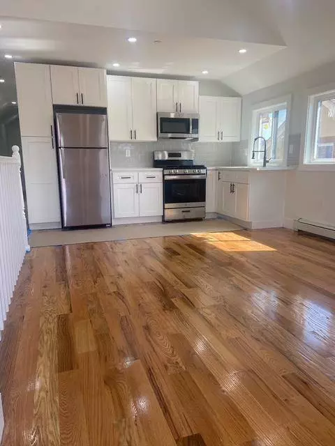 121-09 195th ST, Saint Albans, NY 11413