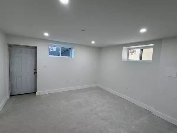 121-09 195th ST, Saint Albans, NY 11413