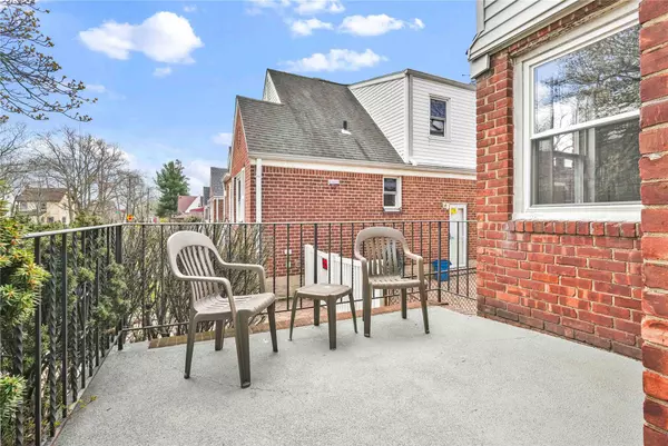 32-28 208 ST, Bayside, NY 11361