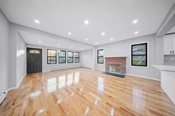 10961 200th ST, Hollis, NY 11412