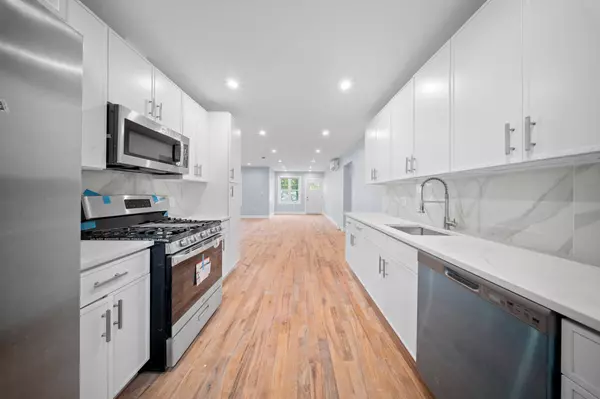 13121 Farmers BLVD, Springfield Gardens, NY 11434