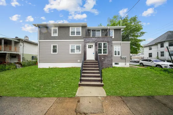 13121 Farmers BLVD, Springfield Gardens, NY 11434