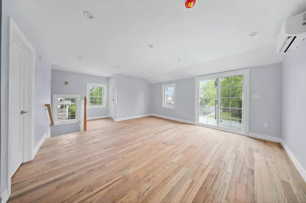 13121 Farmers BLVD, Springfield Gardens, NY 11434