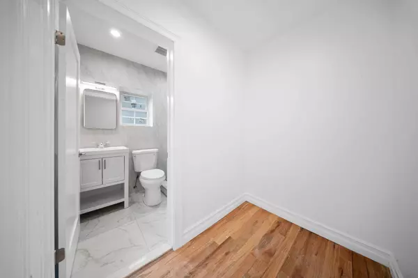 13121 Farmers BLVD, Springfield Gardens, NY 11434