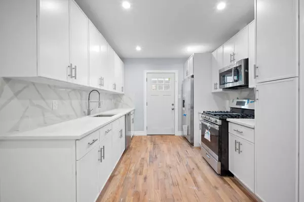 13121 Farmers BLVD, Springfield Gardens, NY 11434