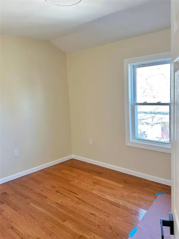 118-32 200th ST, Saint Albans, NY 11412