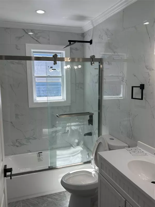 118-32 200th ST, Saint Albans, NY 11412