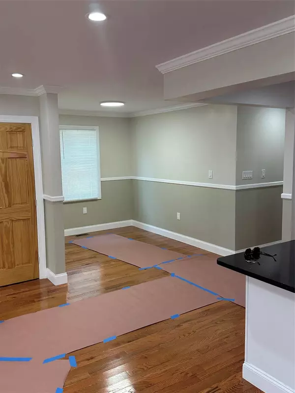 118-32 200th ST, Saint Albans, NY 11412