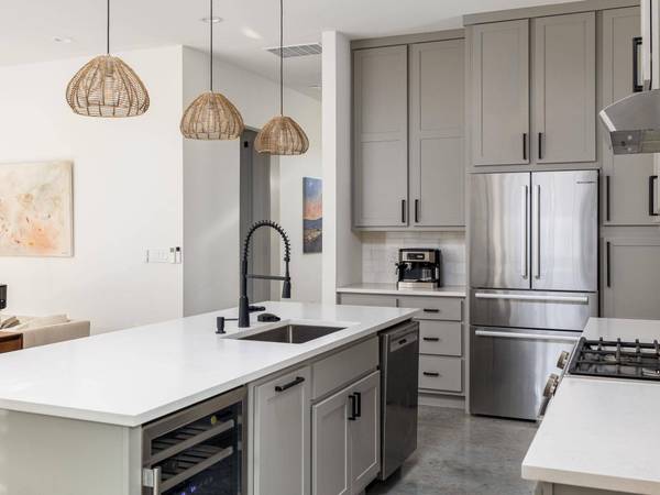 11000 5th ST, Jonestown, TX 78645