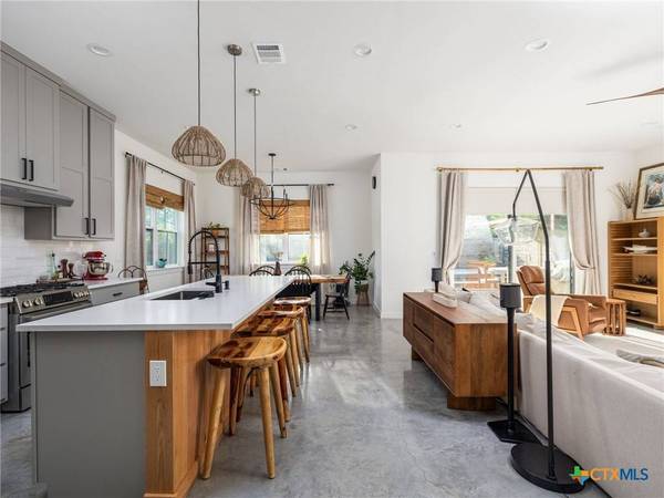 11000 5th ST, Jonestown, TX 78645