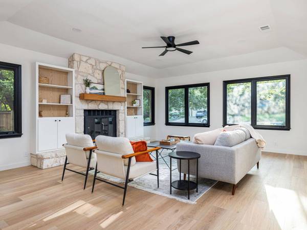 11103 Oak Knoll DR, Austin, TX 78759