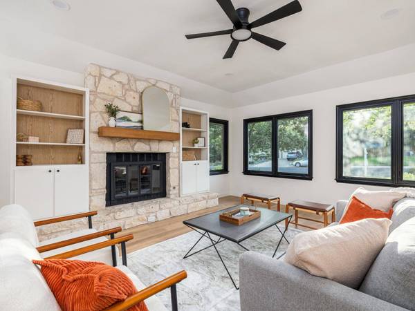 11103 Oak Knoll DR, Austin, TX 78759