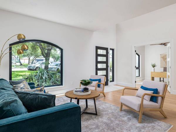 6000 Roxbury LN, Austin, TX 78739