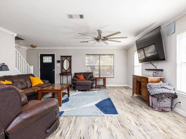 805 Betterman DR, Pflugerville, TX 78660