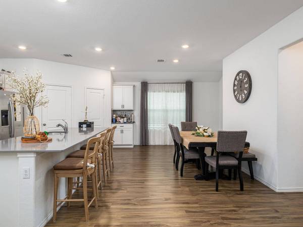 210 Escondido CIR, San Marcos, TX 78666