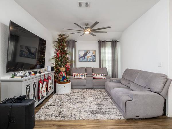 210 Escondido CIR, San Marcos, TX 78666