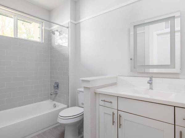 12001 Vista Parke DR #1204, Austin, TX 78726