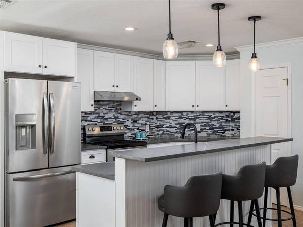 1310 Cedar Crest DR, Cedar Park, TX 78613