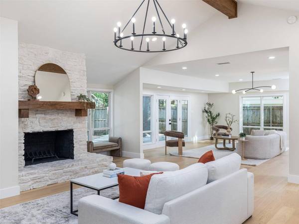 9403 Spring Hollow DR, Austin, TX 78750