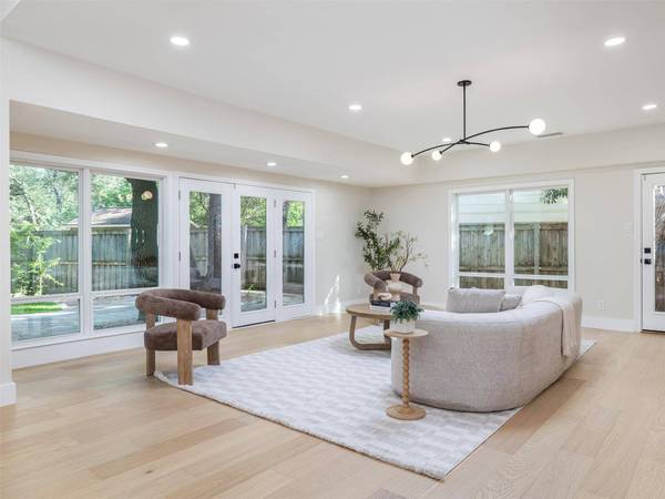 9403 Spring Hollow DR, Austin, TX 78750