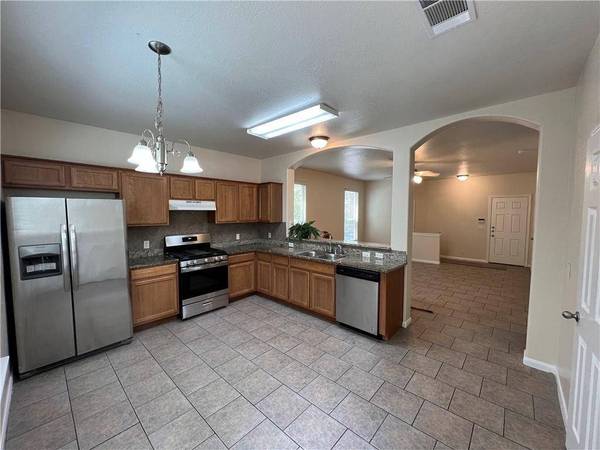 2400 Allred DR #B, Austin, TX 78748