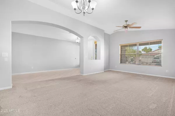 133 E CANYON CREEK Drive, Gilbert, AZ 85295