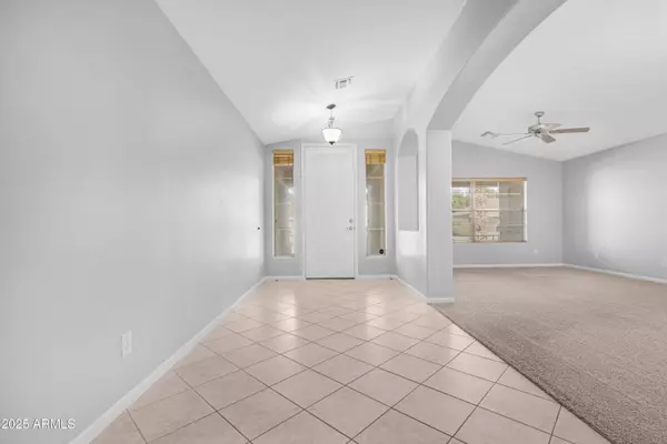 133 E CANYON CREEK Drive, Gilbert, AZ 85295