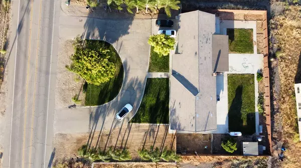 3177 W Whites Bridge AVE, Fresno, CA 93706