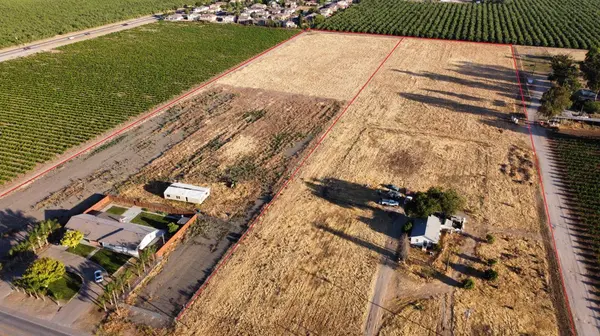 3177 W Whites Bridge AVE, Fresno, CA 93706