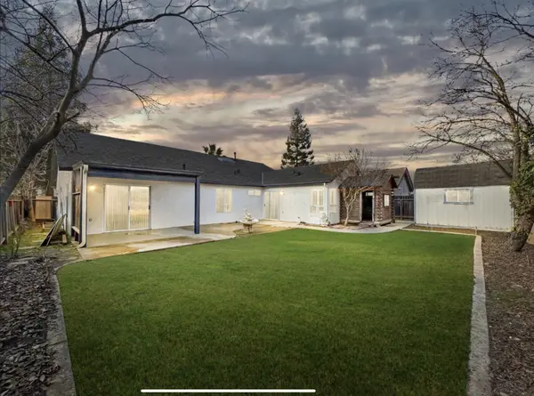 8534 N Meridian Ave, Fresno, CA 93720-1978