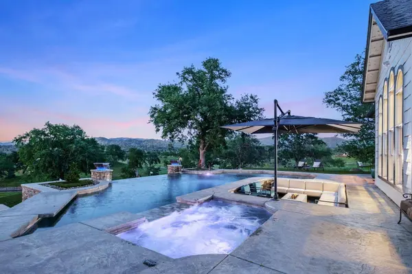17159 Coyote Pass LN, Clovis, CA 93619