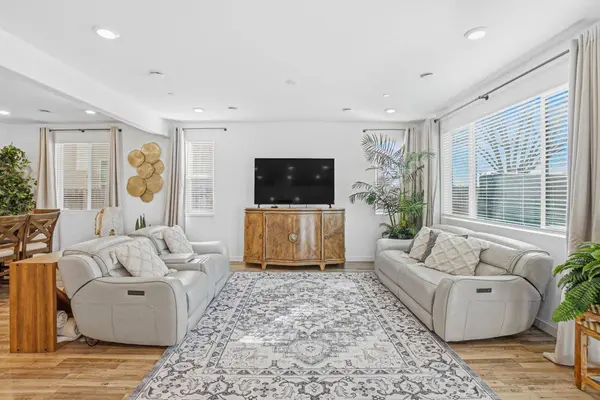 8629 Lakha CIR, Sacramento, CA 95828