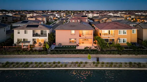 5743 Waterstone DR Sacramento 95835,