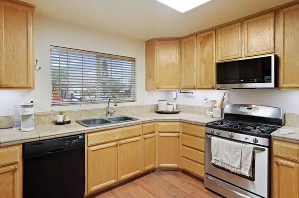 2136 W Chesler ST, Merced, CA 95348