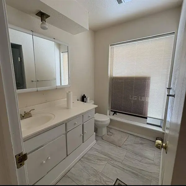 6609 Evergreen Canyon RD, Oklahoma City, OK 73162