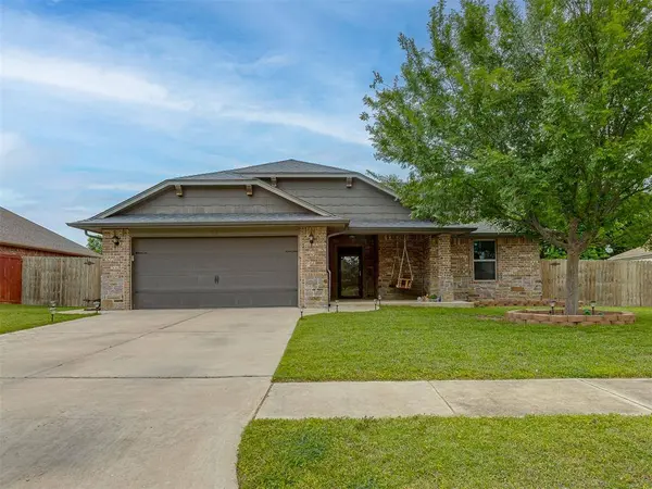 804 S PATTERSON DR, Moore, OK 73160