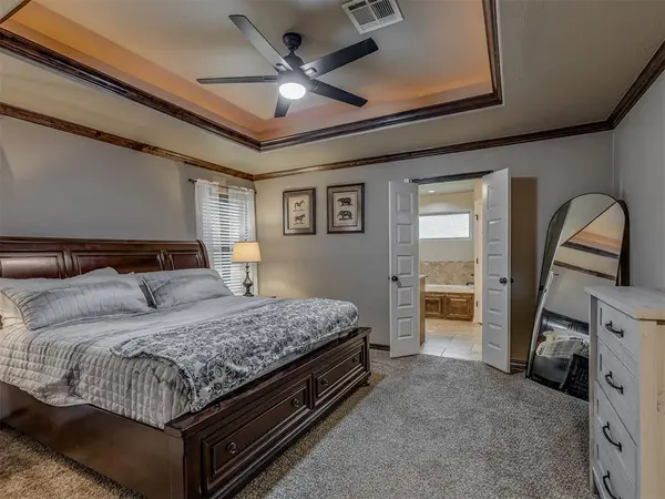 804 S PATTERSON DR, Moore, OK 73160