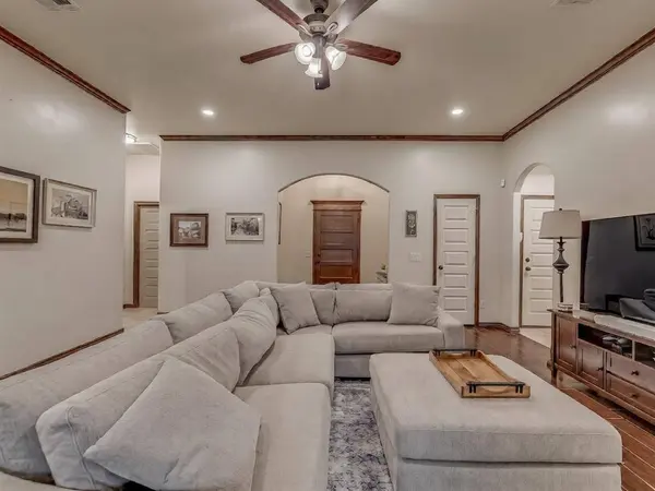 804 S PATTERSON DR, Moore, OK 73160